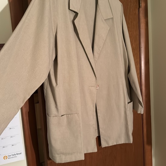 Women’s 24W Plus size Tan Apparenza Linen Jacket with Pockets - Picture 4 of 6